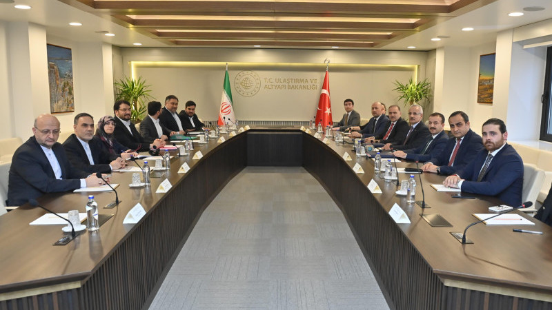 BAKAN URALOĞLU, İRANLI MEVKİDAŞI BAZRPASH İLE GÖRÜŞTÜ