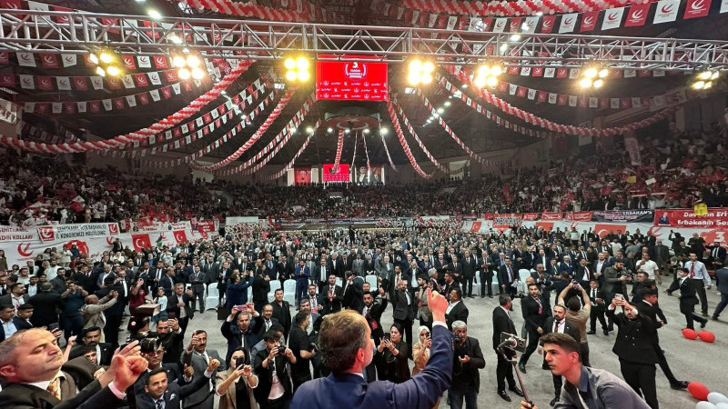 ERBAKAN'DAN GAZİANTEP'TE SERT MESAJ: 