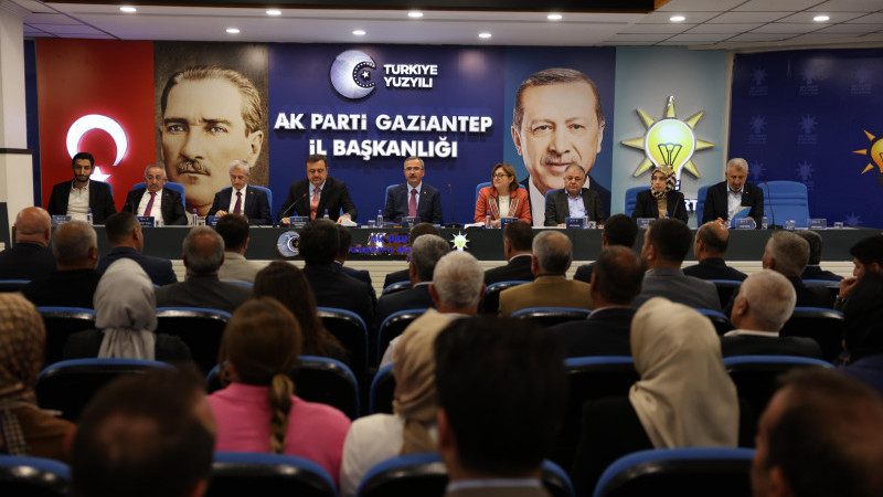 AK PARTİ GAZİANTEP’TE YEREL YÖNETİMLER BULUŞMASI