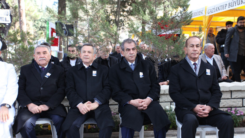 MERİNOS ONURSAL BAŞKANI MERHUM MEHMET ERDEMOĞLU MEZARI BAŞINDA ANILDI. 