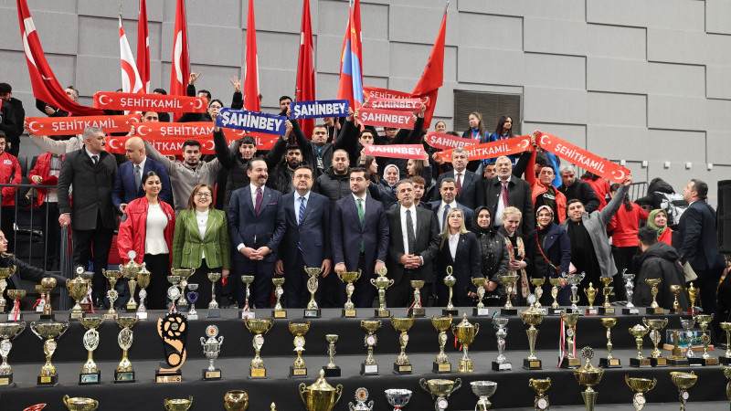 GAZİANTEP’İN GENÇ YILDIZLARI ÖDÜLLE TAÇLANDI