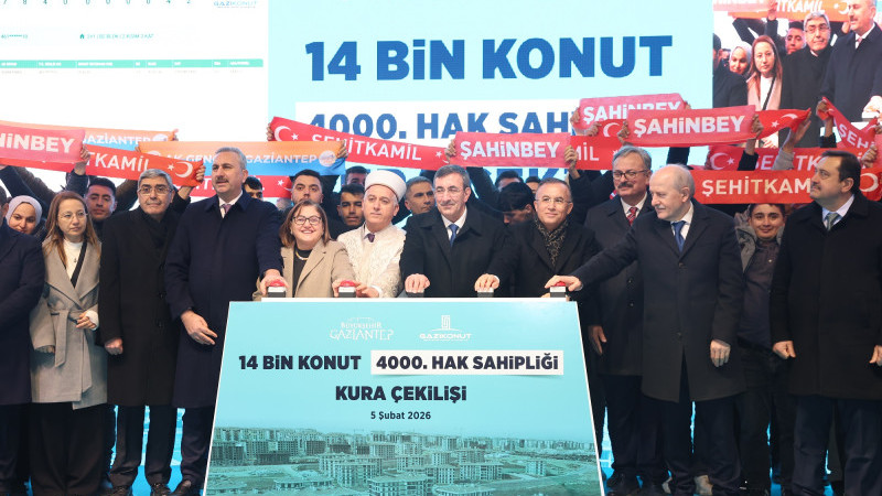 BÜYÜKŞEHİRDEN MİTİNG GİBİ KURA ÇEKİMİ!