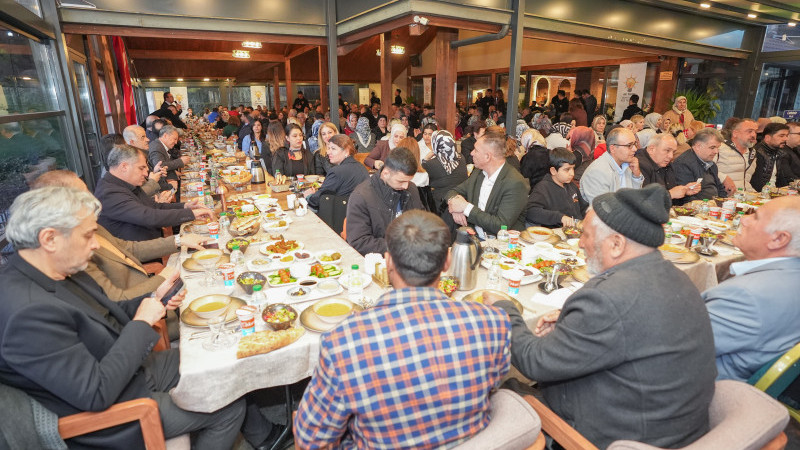AK Parti Şehitkamil İlçe Başkanlığı İftar Programında Geniş Katılım