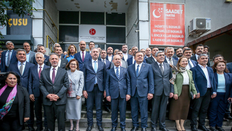 SİYASETTE ŞOK ETKİSİ: CUMHUR İTTİFAKI’NDAN MHP’YE GÖRKEMLİ ZİYARET!